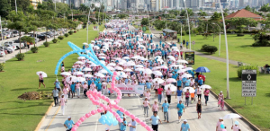 Thousands of Panamanians March to Fight Cancer