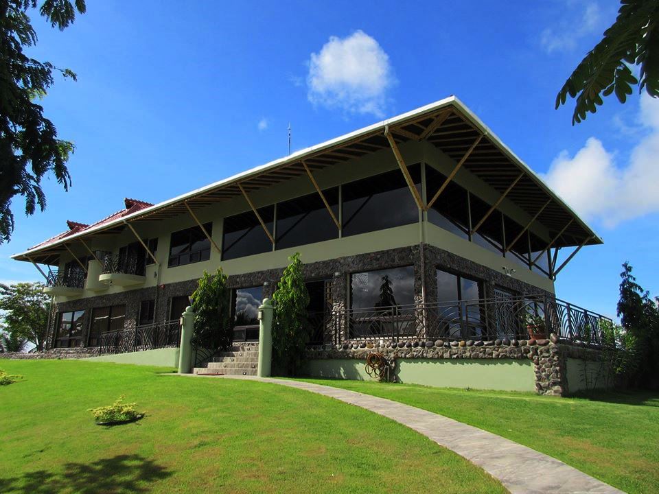 Amerikaans voetbal Blazen Overeenkomstig Enormous Estate with Superior Residence or Hotel on 50 Hectares with  Landing Strip, Boating Facilities, Bamboo Farm & Estuary Access in Chiriqui  Province, Panama - Boquete Panama Real Estate, Property, Houses for