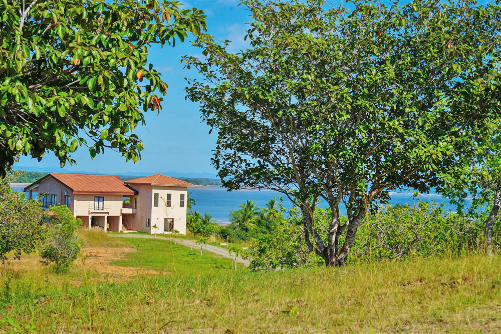 Under Contract Boca Chica, Panama Large Oceanfront Condominium Villas