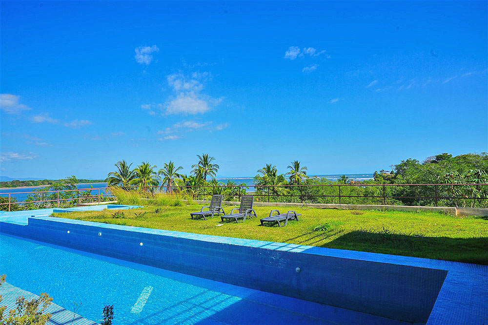 Under Contract Boca Chica, Panama Large Oceanfront Condominium Villas