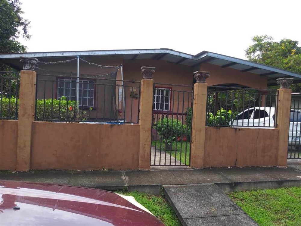 Affordable House for Sale in David, Panama Casa Asequible en Venta en