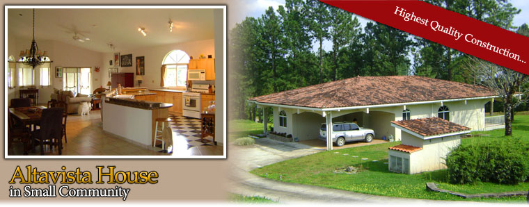 Sold by Casa Solution – Great House, Great Quality, Great Price… Nearly an Acre, Close to 18 Hole Golf Course, Furnished – Vivienda Personalizada de Alta Calidad en un Gran Lote