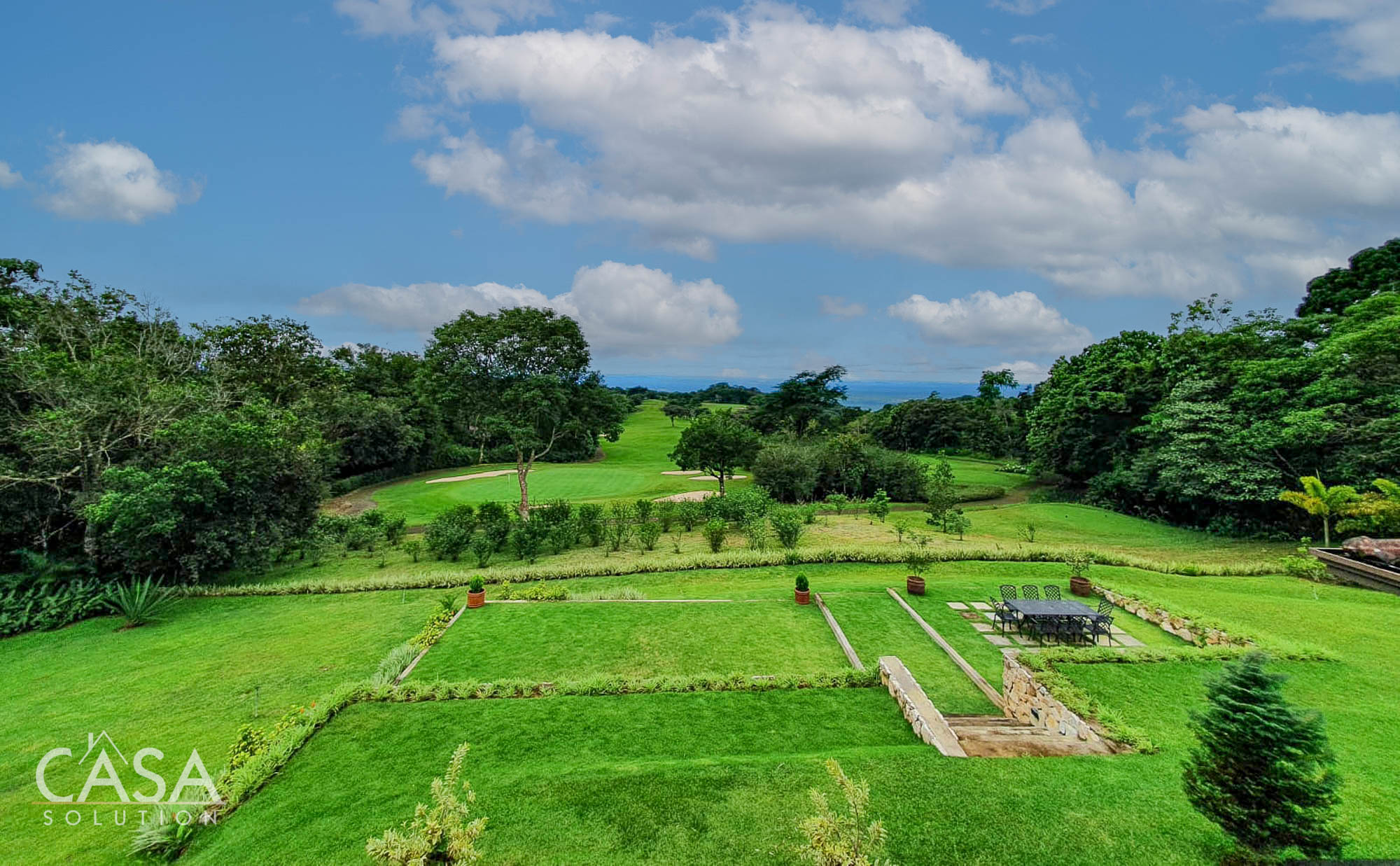 beautiful and well maintained yard