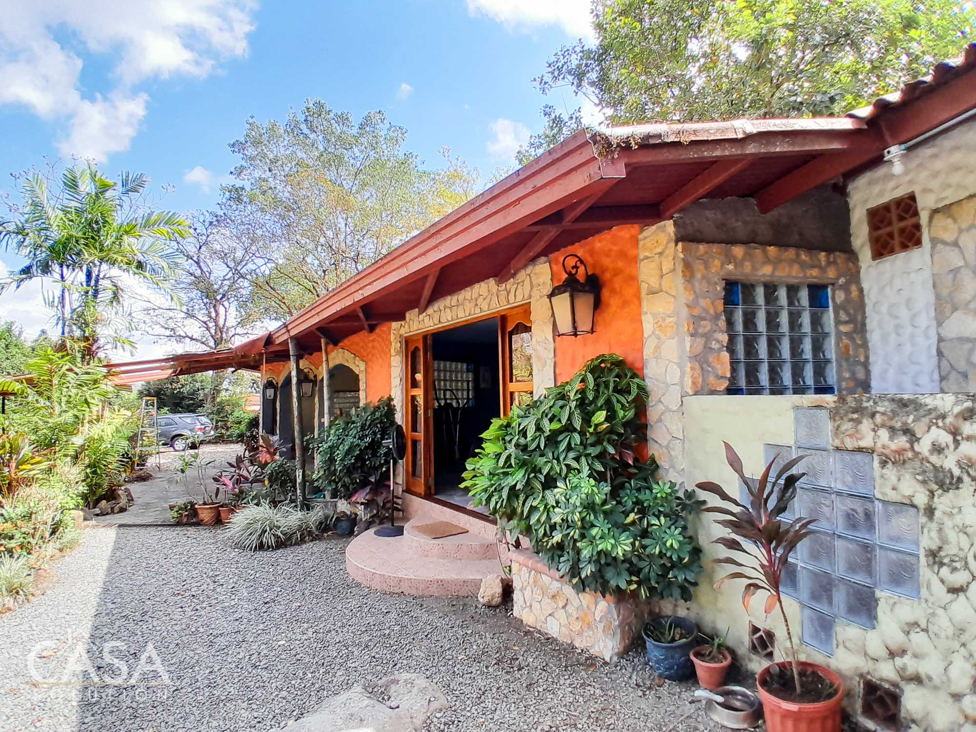 Conveniently Located Home for Sale in El Frances Boquete, a Charming Property with a Picturesque Backdrop