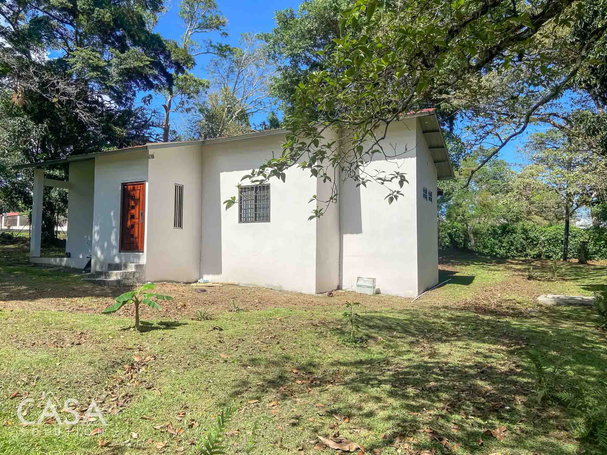 Cozy Casita for Sale in Potrerillos, Dolega, Chiriqui. With Mango