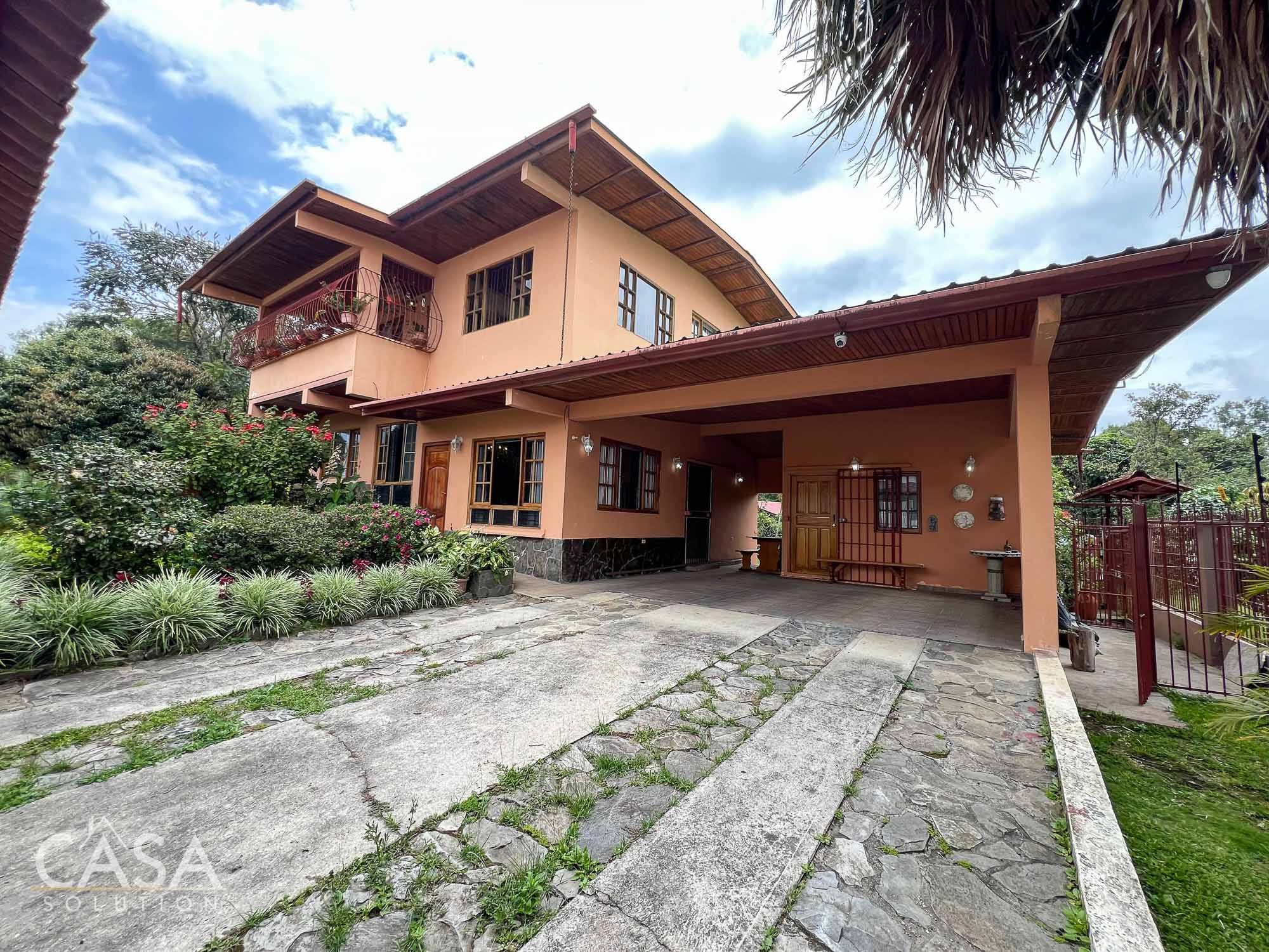 Price Reduction!! Spacious Home for Sale in Volcancito, Santa Lucia, Boquete, Chiriqui. Fully furnished, abundant natural light