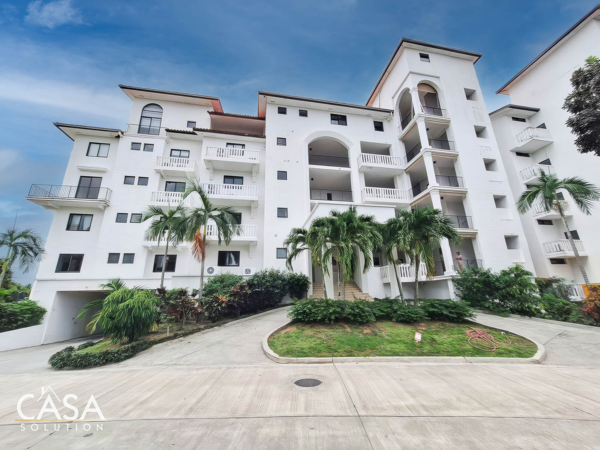 3-bedroom Ground Floor Condo for Sale in Vista Mar, San Carlos, Panama West. With terrace and golf course views
