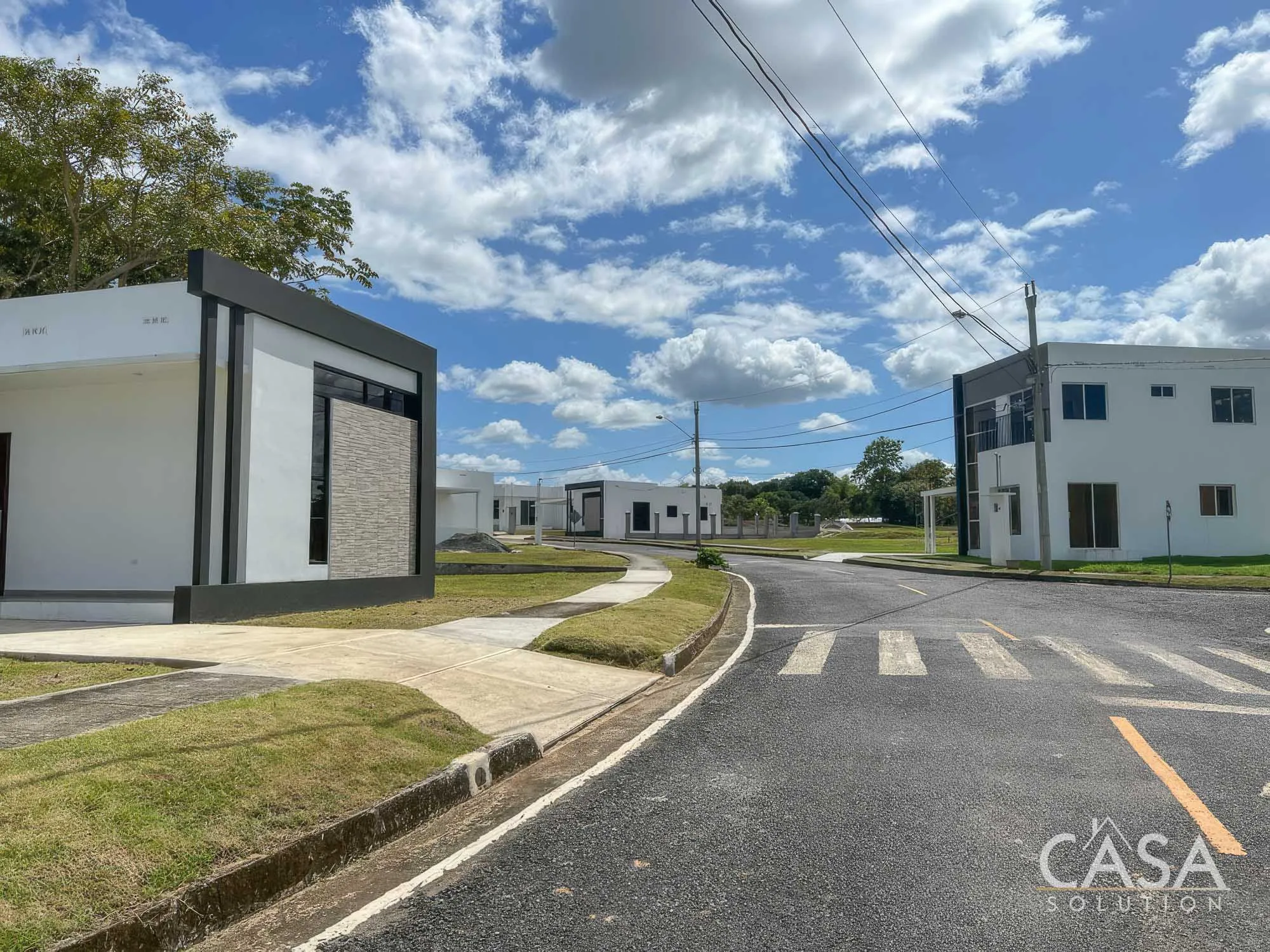 Residencial PH Jardines de la Rosa, a turnkey gated community for Sale in Santiago, Veraguas with flexible financing and high-profit potential.