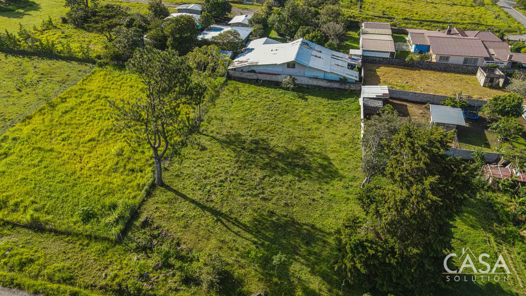 Flat 1,500 m² lot in La Florida, Nueva California, Tierras Altas, Chiriquí. Close to amenities with great views of Volcán Barú. 