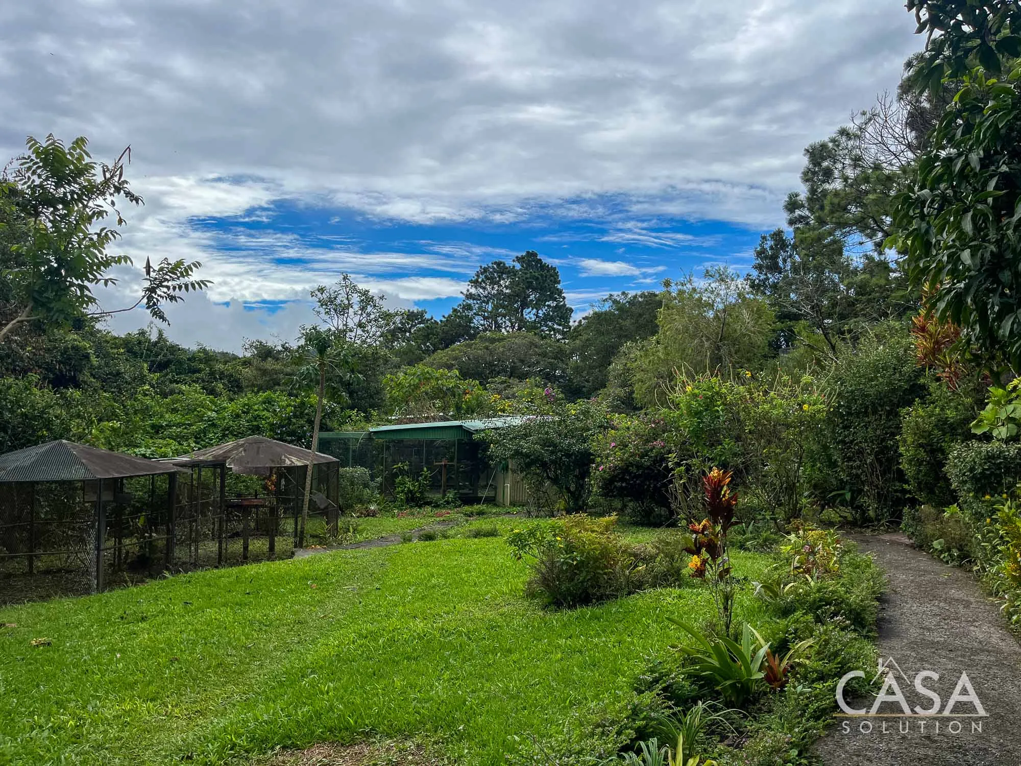 Spacious Volcancito property for Sale near Boquete with views of Volcán Barú, a creek, wildlife, and potential for tourism development