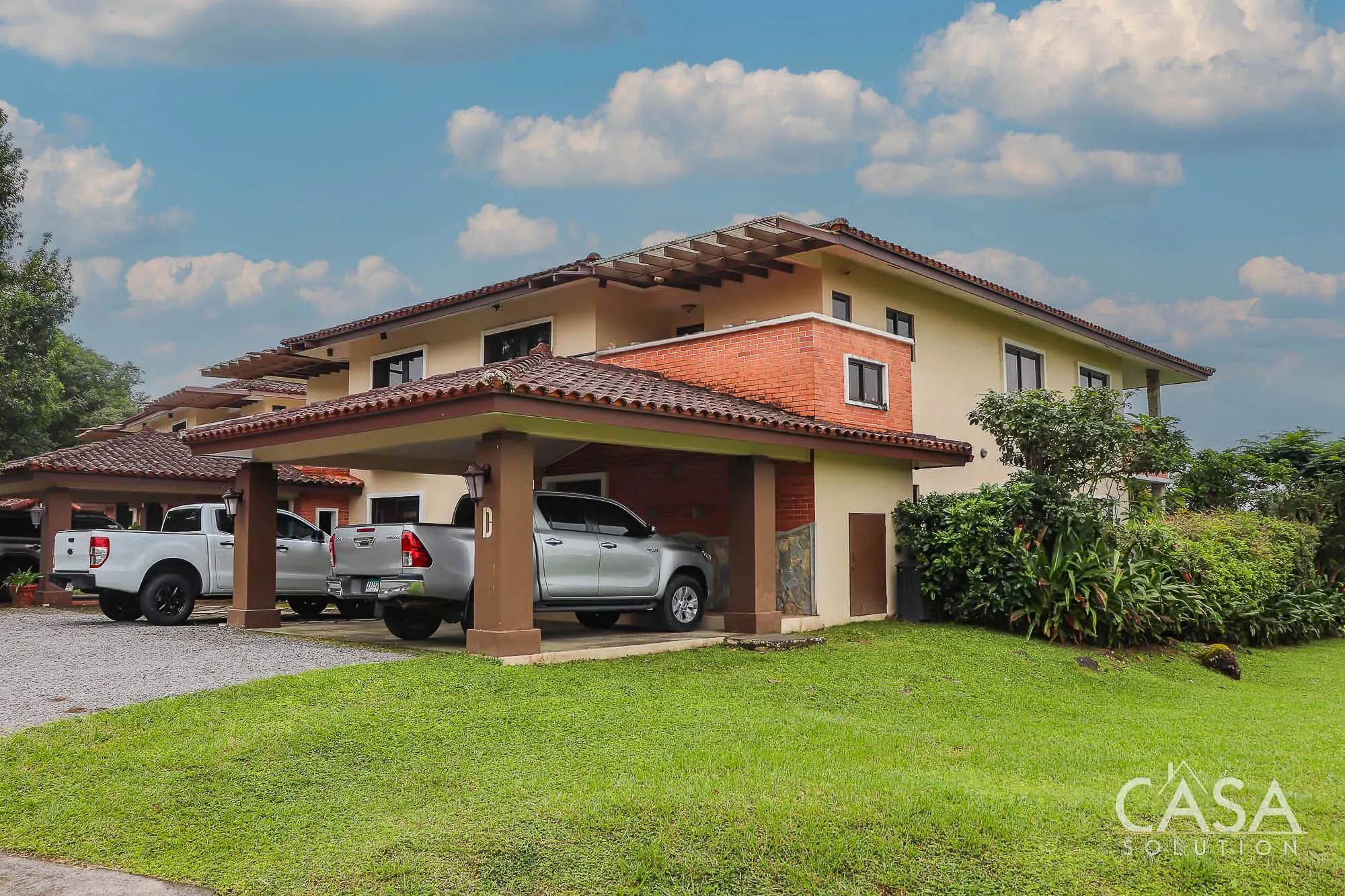 2-bedroom Condo in Boquete Country Club with views of Volcan Baru and ocean, tax-exempt until 2029. Partially furnished and pet-friendly