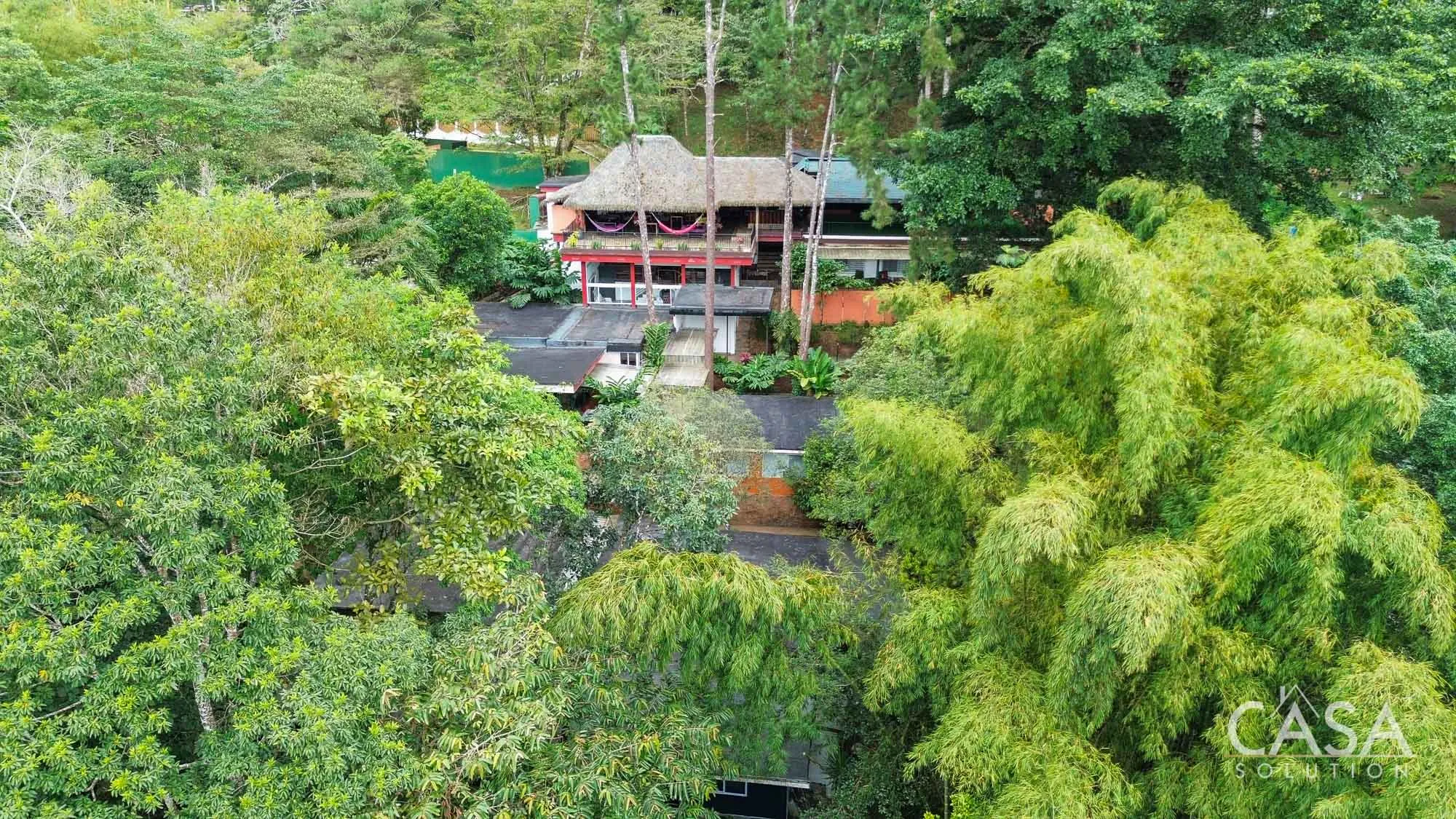 Price Reduction!! Tropical Eco Lodge near Panama Airport with Bali-inspired gardens, 10 bedrooms, and lush outdoor spaces in Chagres National Park