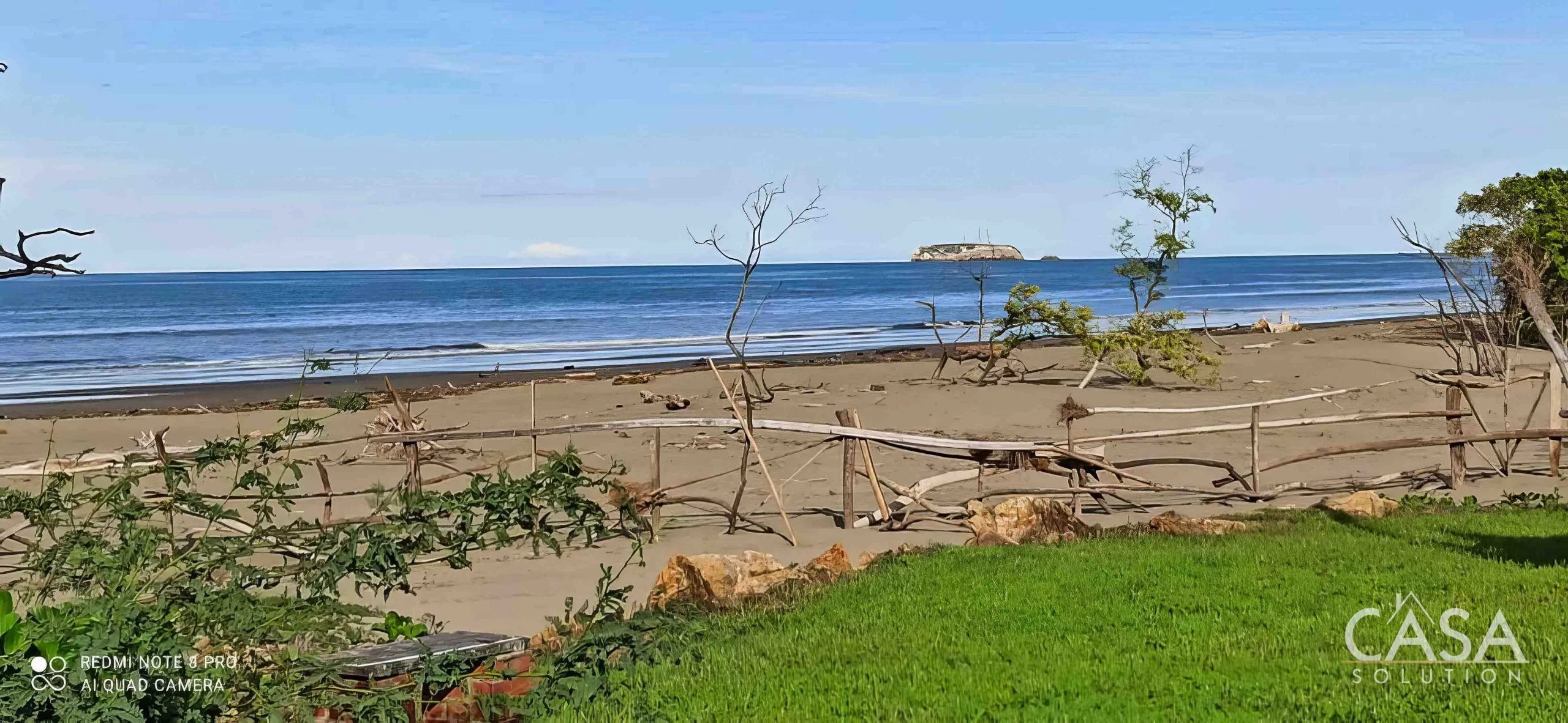 Beachfront Property for Sale in Playa Honda, Near Chitre, Herrera-  Former Tea House/Restaurant with Potential