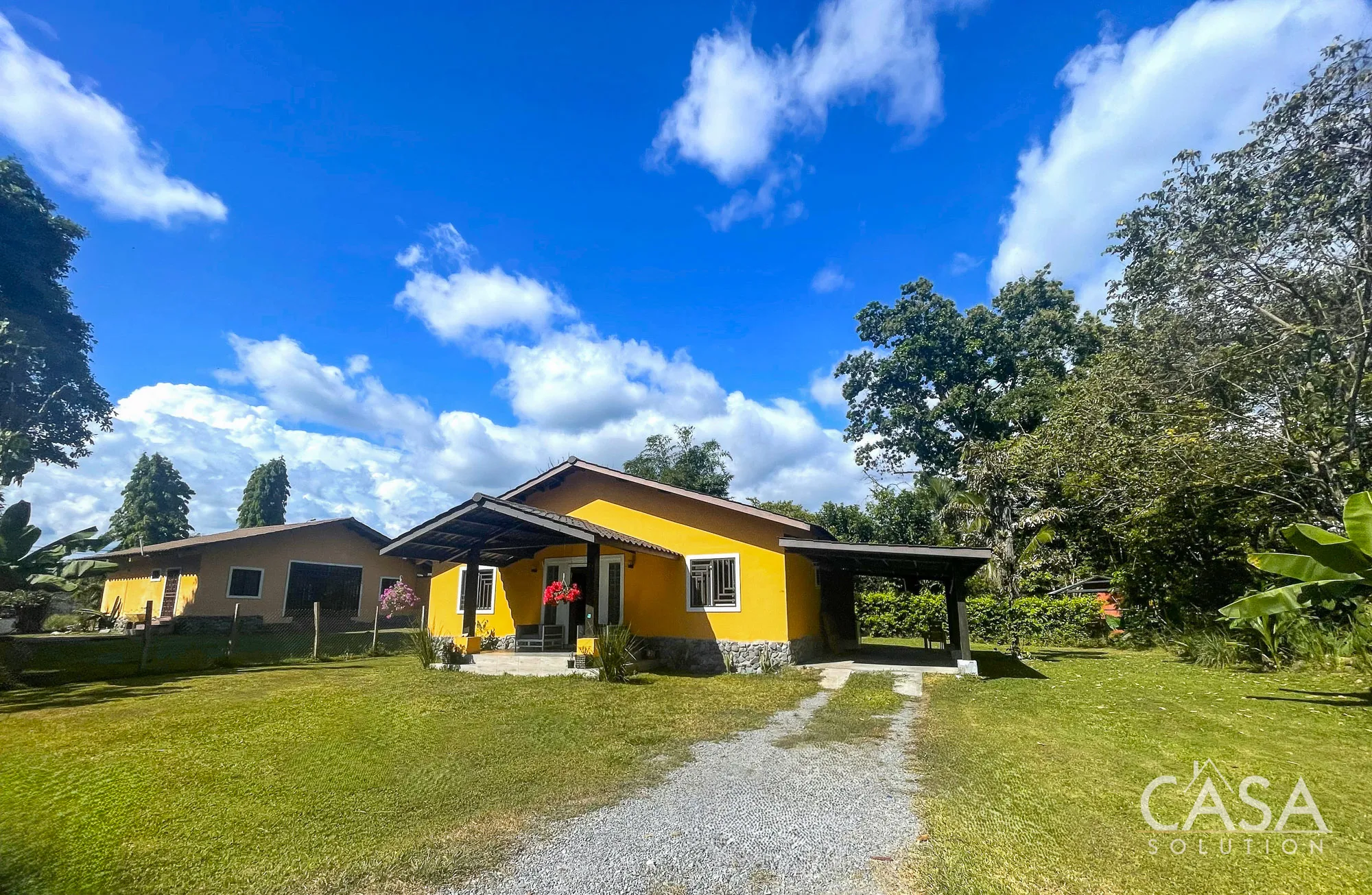Amazing deal! Modern Single-Family Home at a Great Price for Sale in Bugaba. Close to David!