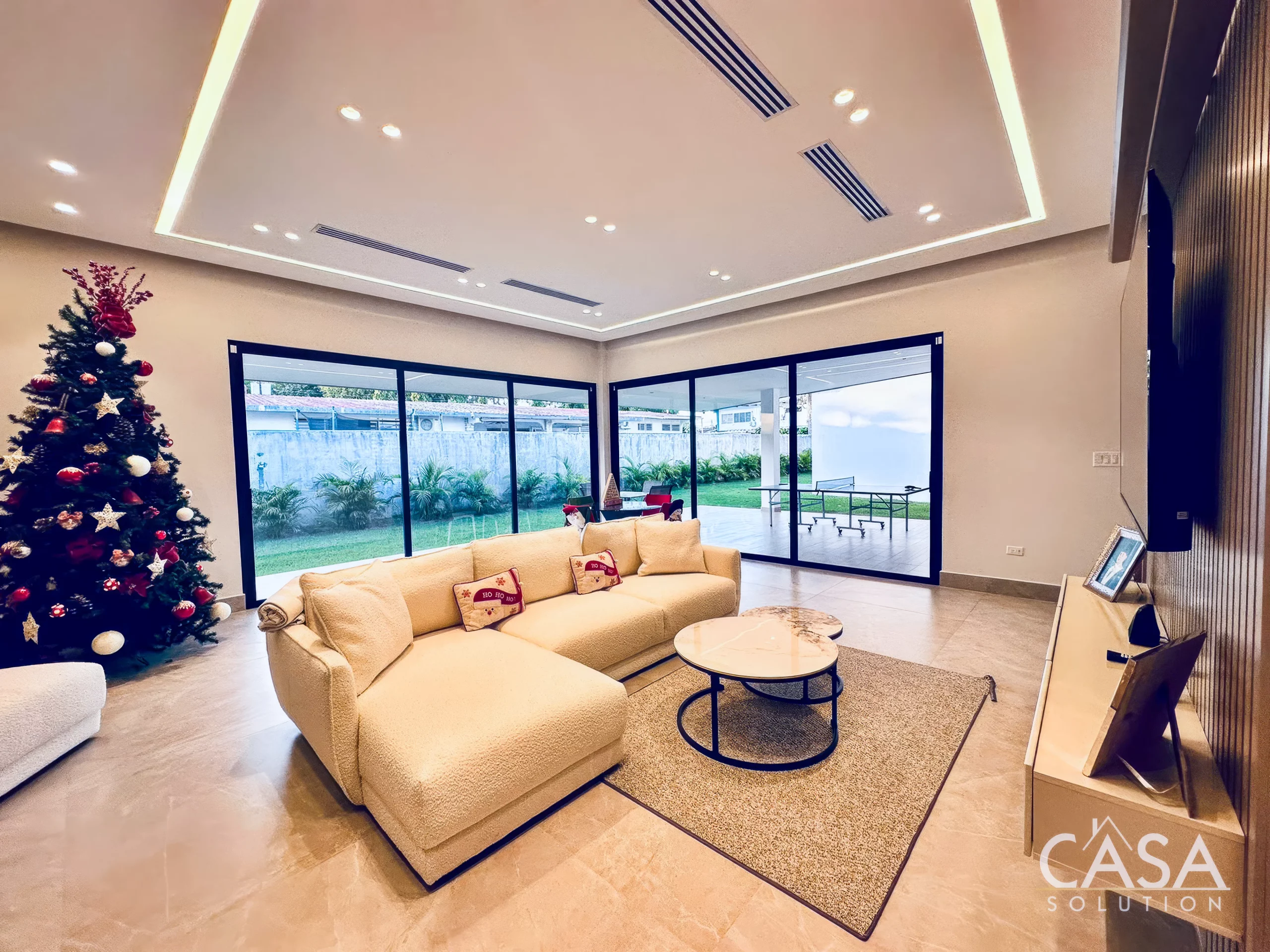 Modern 4-bedroom Home in a quiet cul-de-sac in La Perla, David. Available for sale or rent