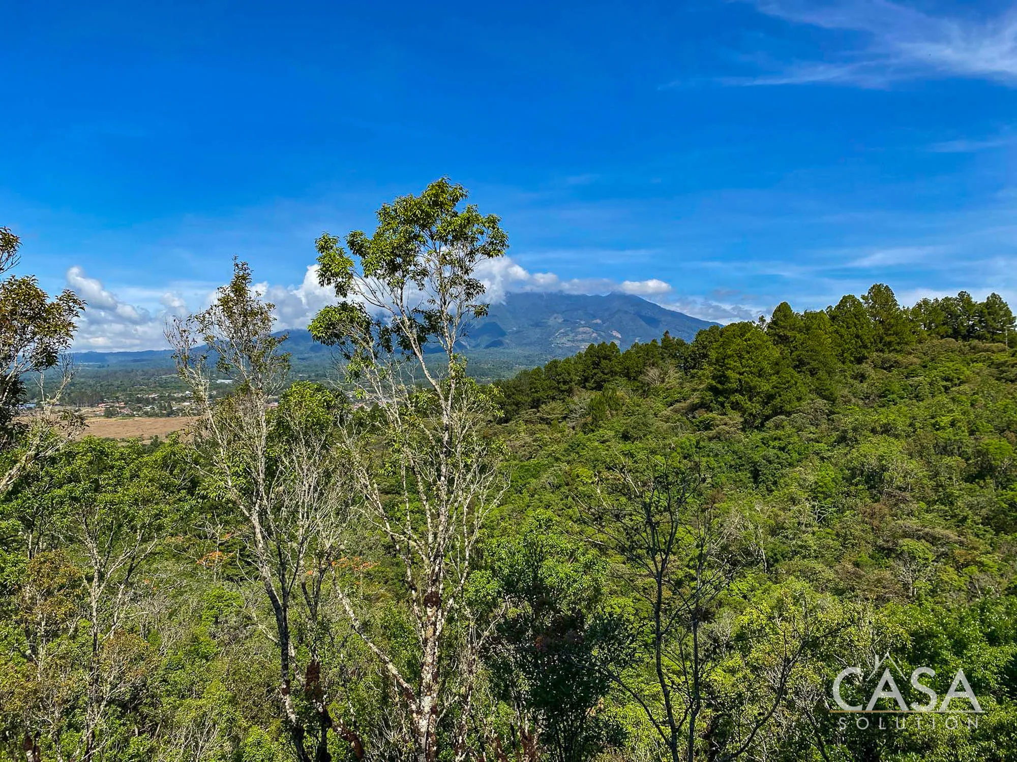 3 hectares of land for Sale in Jaramillo, Boquete with mountain views, and development potential. Just 10 minutes from downtown Boquete