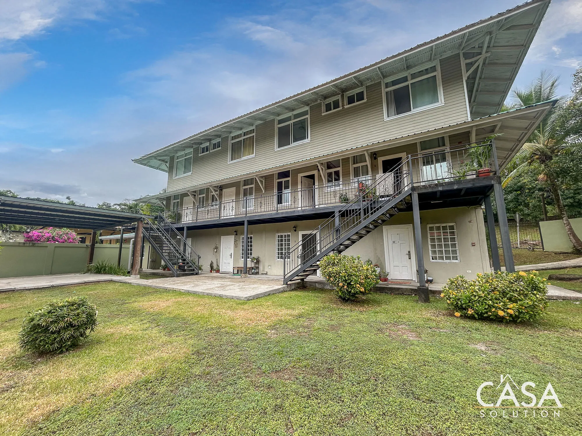 Three-story building with 8 units and a small house for Sale in Paraiso, Panama. Strong income potential near Albrook