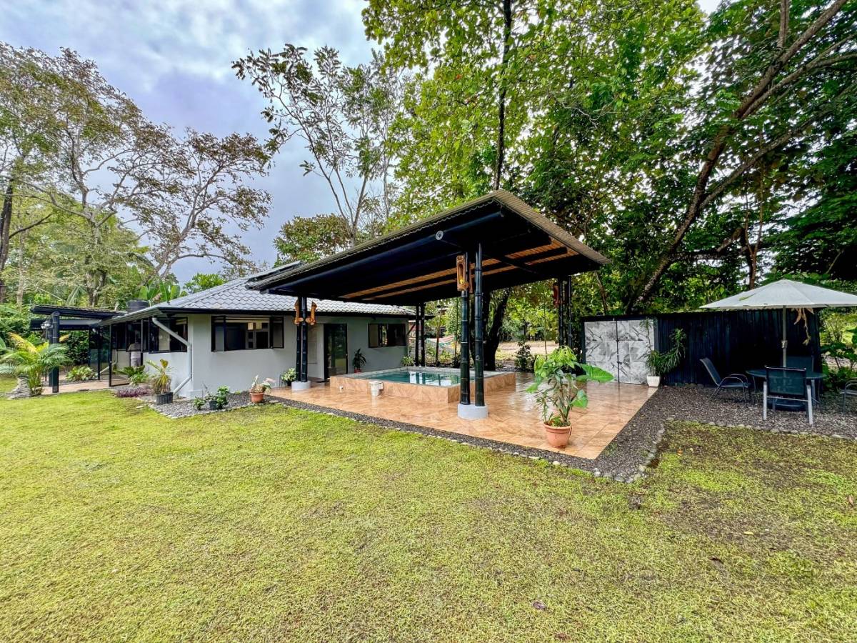 Contemporary Home Near Marino Ballena