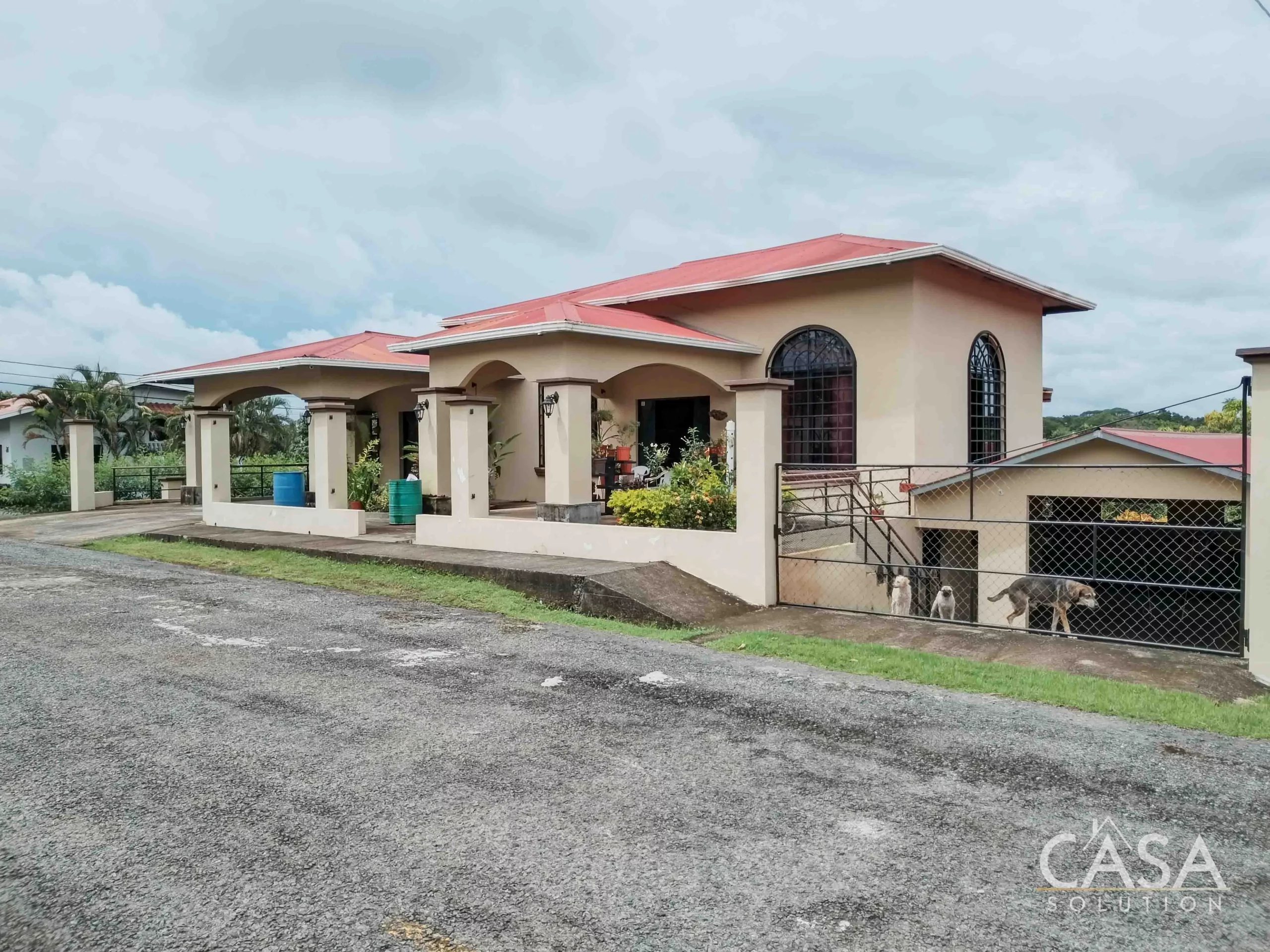 4-Bedroom House for Sale in Colinas de Santa Isabel, David – with customizable spaces and garden