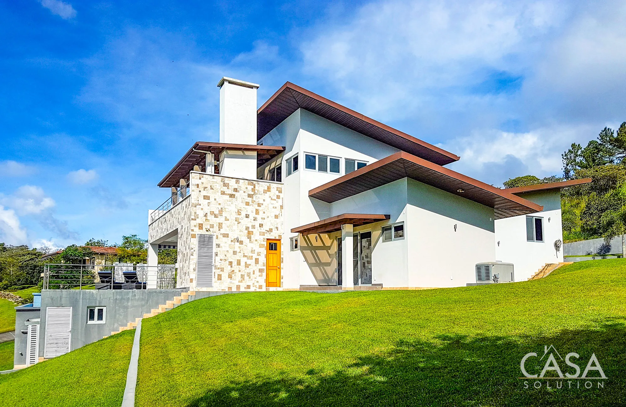 Contemporary 3-Bedroom Home for Sale in Lucero, Boquete – 3,584 m² Lot with Pacific Views and Solar Power System